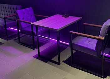 Столы и обеденные комплекты для кафе